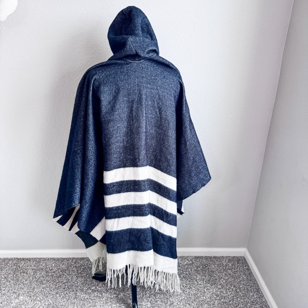 14th & Union Hooded Striped Cape Poncho Toggle Closure OS